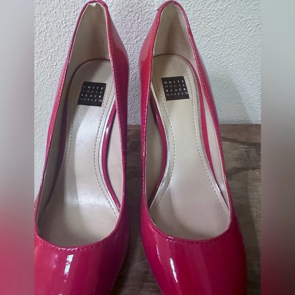 WHBM red patent leather pumps New size 6 - Picture 3 of 5